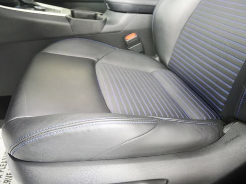 Used 2023 Toyota RAV4 XSE AWD/4WD image 9