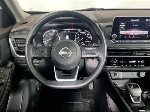 Used 2023 Nissan Rogue SV AWD/4WD image 5