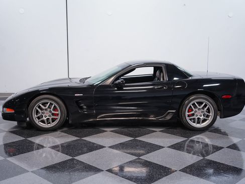 Used 2003 Chevrolet Corvette Z06 w/ Memory Package, 3 Drivers RWD image 2