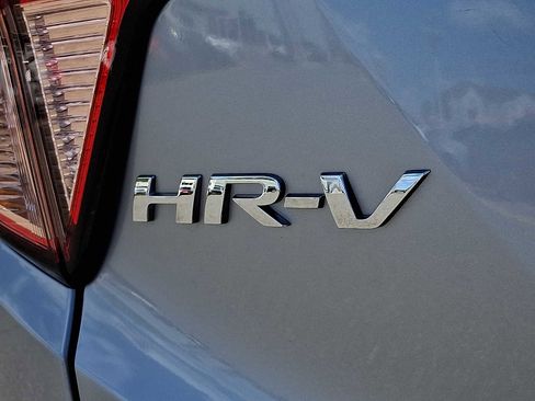 Used 2018 Honda HR-V EX image 32