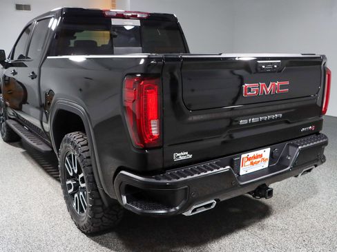 Used 2024 GMC Sierra 1500 AT4 w/ Technology Package AWD/4WD image 10