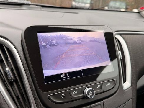 Used 2022 Chevrolet Malibu LT image 22