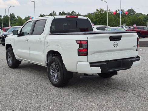 New 2026 Nissan Frontier SV w/ All-Weather Content Package AWD/4WD image 4