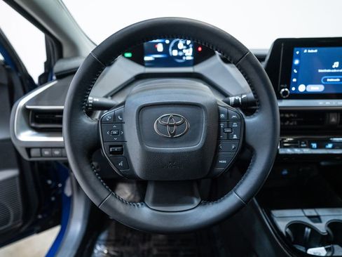 Used 2025 Toyota Prius LE image 17