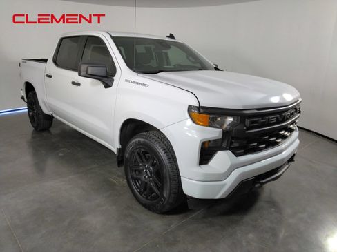 Used 2023 Chevrolet Silverado 1500 Custom AWD/4WD image 3