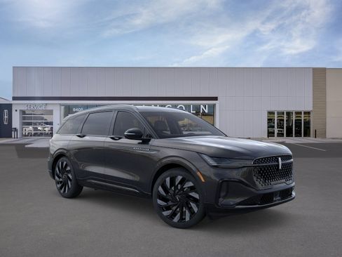 New 2026 Lincoln Nautilus Reserve w/ Jet Appearance Package AWD/4WD image 7