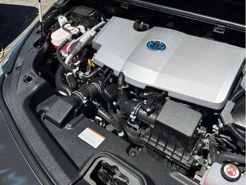 Used 2022 Toyota Prius Prime LE FWD image 27