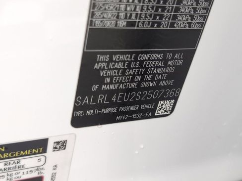 Certified 2025 Land Rover Discovery Dynamic SE image 18