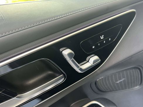 Used 2025 Mercedes-Benz GLC 350e 4MATIC image 29