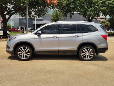 Used 2017 Honda Pilot Elite image 4