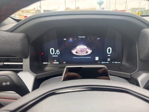 Used 2025 Ford Explorer ST image 21