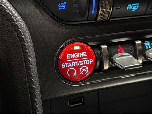 Used 2016 Ford Mustang Shelby GT350 w/ Technology Package RWD image 33
