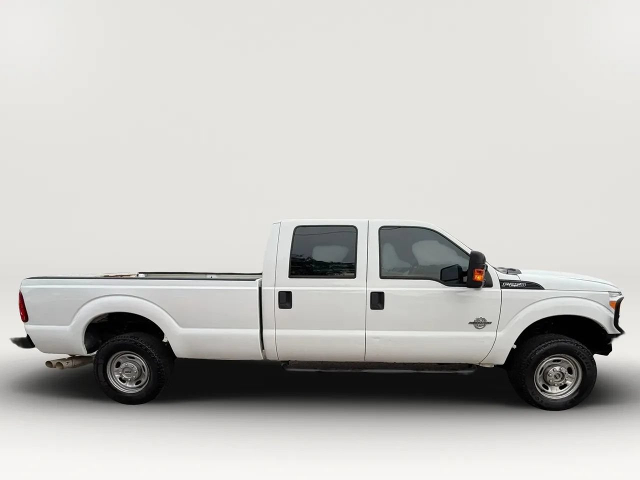 Used 2014 Ford F250 XL w/ Power Equipment Group AWD/4WD image 2