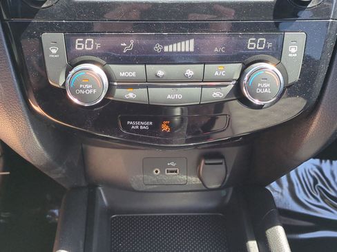 Used 2020 Nissan Rogue Sport SV w/ All-Weather Package AWD/4WD image 25