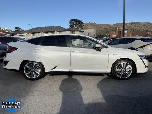 Used 2019 Honda Clarity Plug-In Hybrid image 3