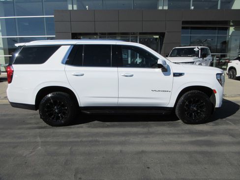 Used 2021 GMC Yukon SLE image 14