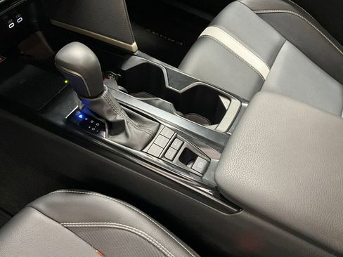 Used 2025 Toyota Camry SE FWD image 16