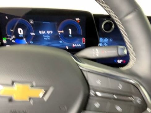 Used 2024 Chevrolet Equinox EV LT FWD image 27