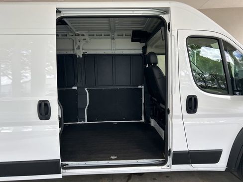 Used 2025 RAM ProMaster 2500 w/ Convenience Group FWD image 27