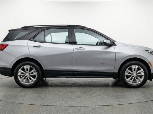 Used 2025 Chevrolet Equinox LT FWD image 11