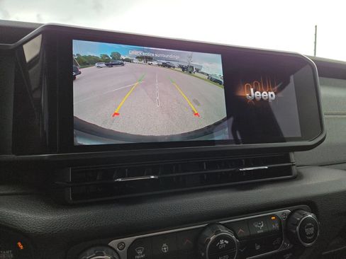 Used 2024 Jeep Wrangler Unlimited Sport AWD/4WD image 36