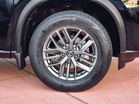 Used 2021 Nissan Rogue S image 10