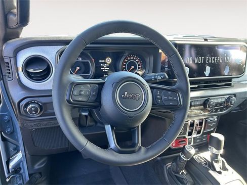 New 2025 Jeep Gladiator Willys image 13