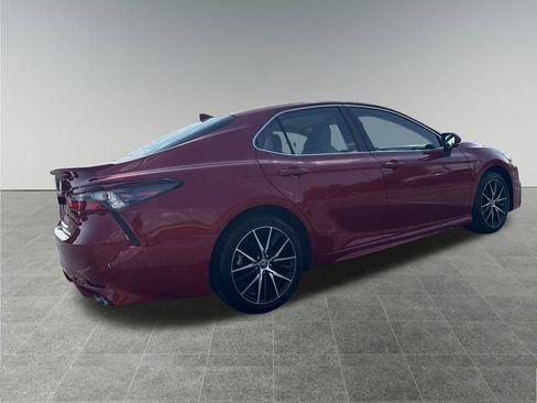 Used 2022 Toyota Camry SE image 6