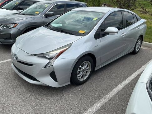 Used 2016 Toyota Prius Two FWD image 17