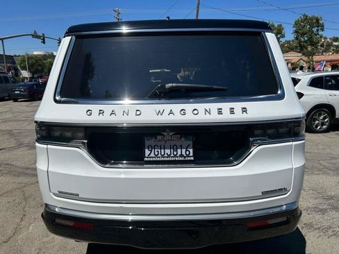 Used 2023 Jeep Grand Wagoneer L Series III AWD/4WD image 4