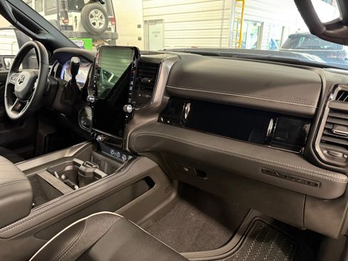 New 2025 RAM 2500 Limited image 9