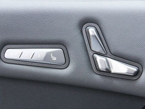 New 2026 BMW iX xDrive60 w/ M Sport Package image 21