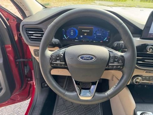 Used 2021 Ford Escape SEL w/ Technology Package FWD image 20