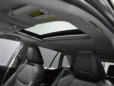 Used 2023 Toyota RAV4 XLE Premium image 17