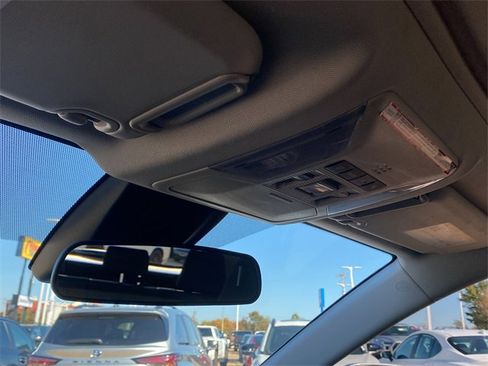 Used 2025 Toyota RAV4 XLE image 31