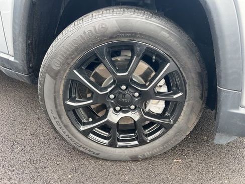 Used 2023 Jeep Compass Altitude image 34