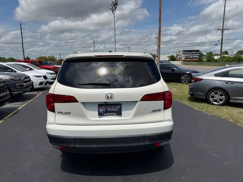 Used 2018 Honda Pilot EX image 4