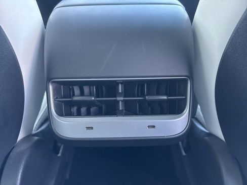 Used 2021 Tesla Model 3 Standard Range Plus image 17