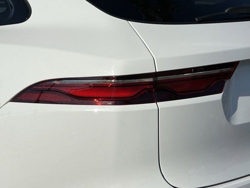 Used 2024 Jaguar F-PACE R-Dynamic S image 10