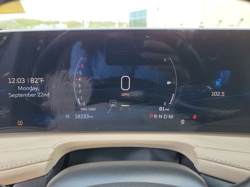 Used 2025 Cadillac XT4 Premium Luxury image 16