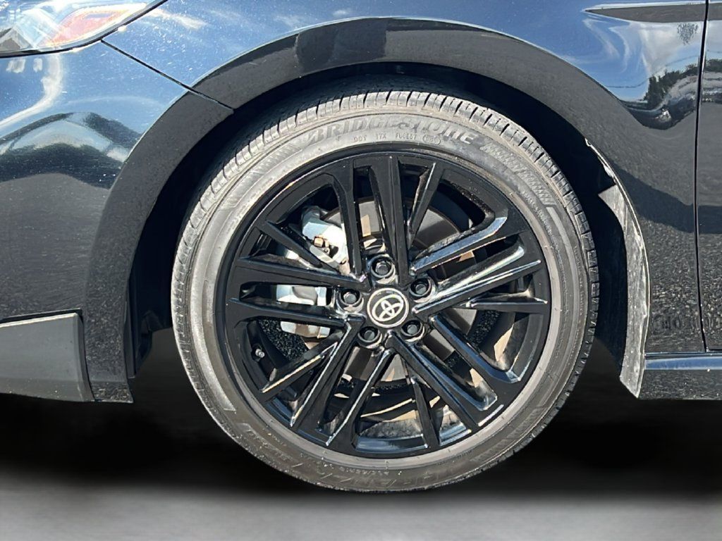 Used 2025 Toyota Camry SE FWD image 25