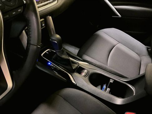 Used 2024 Toyota Corolla Cross LE image 20