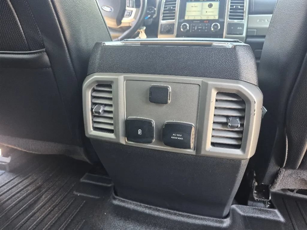 Used 2017 Ford F250 Lariat w/ Lariat Value Package AWD/4WD image 25