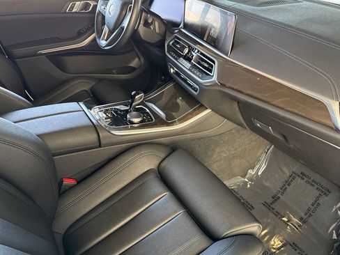 Used 2022 BMW X5 xDrive40i w/ Premium Package AWD/4WD image 14