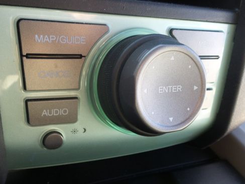 Used 2010 Honda Pilot Touring image 52