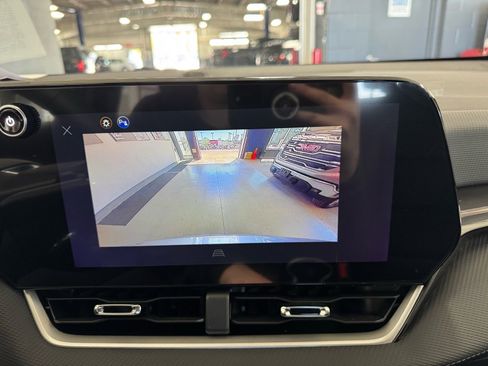 Used 2026 Chevrolet Equinox LT w/ Convenience Package II image 21