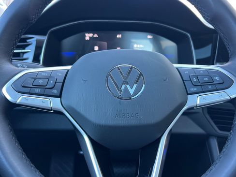 Certified 2025 Volkswagen Jetta SE image 22