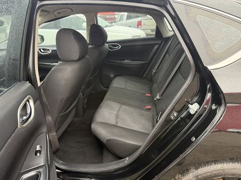 Used 2018 Nissan Sentra SR w/ SR Midnight Edition Package image 10