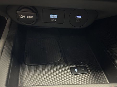 Used 2025 Hyundai Elantra SEL image 33