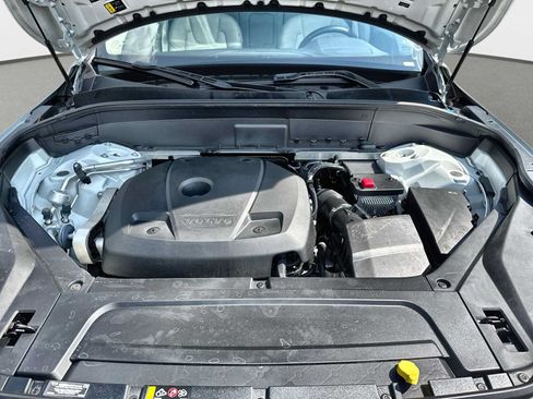 Used 2022 Volvo XC90 T5 Momentum w/ Climate Package FWD image 14